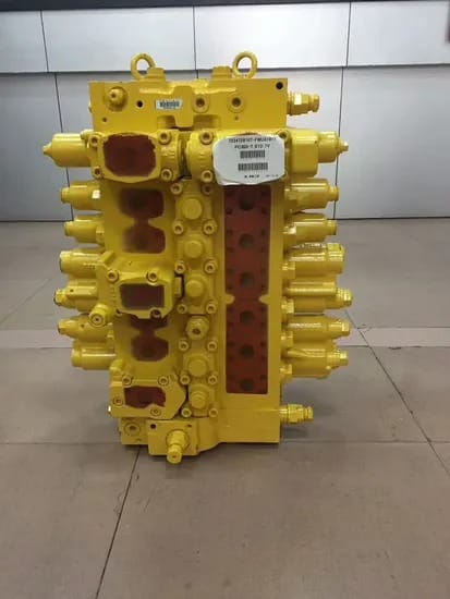 HOME Picture 37 Komatsu PC200-8 Hydraulic Main Control Valve for Excavator | OEM 723-40-56100