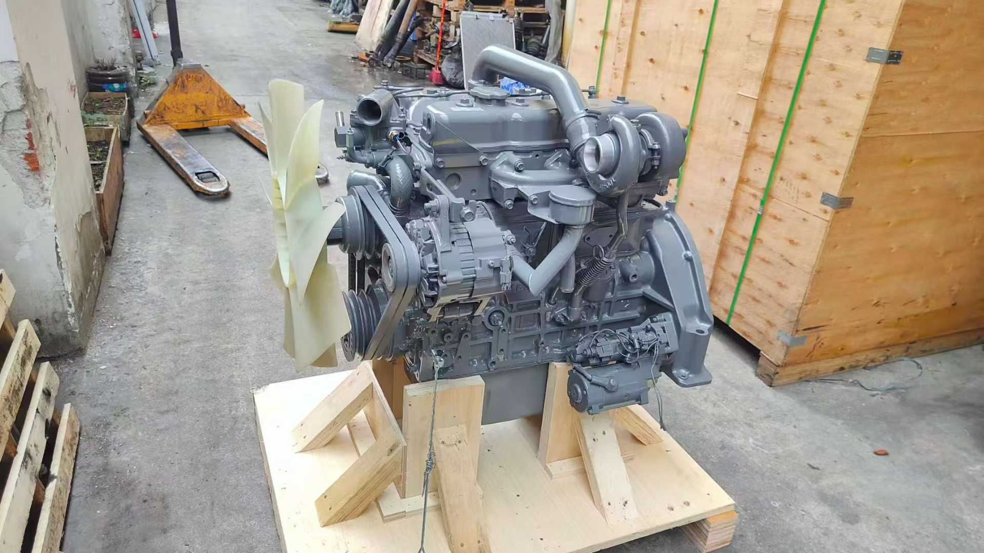 Tatan Isuzu 4BG1 4BG1T Diesel Engine Assembly for Hitachi EX120 ZX120 JCB Excavator Picture 2 hitachi-ex120-5-isuzu-4bg1t-diesel-engine-assembly-8-97100-388-0 (2)