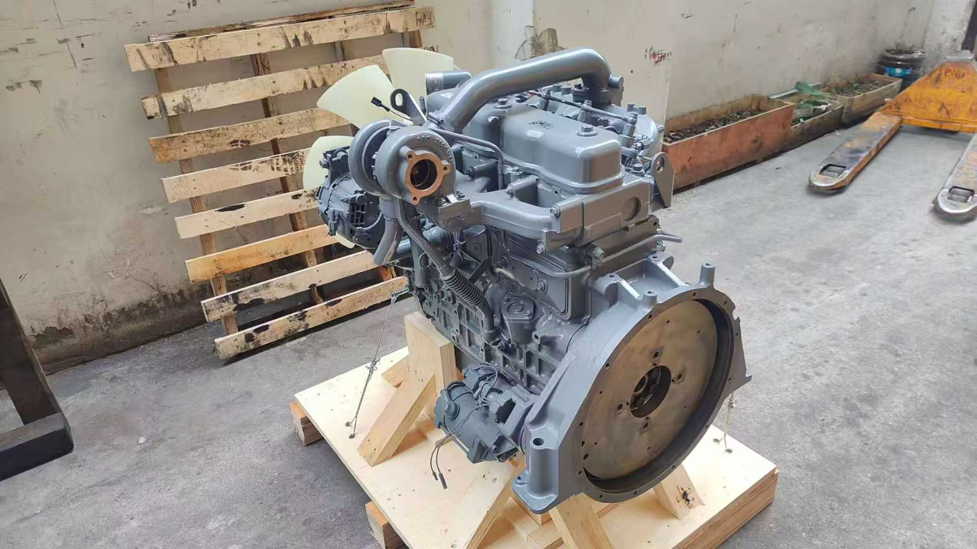 Tatan Isuzu 4BG1 4BG1T Diesel Engine Assembly for Hitachi EX120 ZX120 JCB Excavator Picture 3 hitachi-ex120-5-isuzu-4bg1t-diesel-engine-assembly-8-97100-388-0 (3)