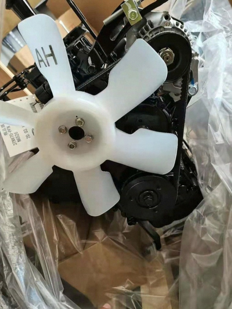 Komatsu PC35MR-2 Excavator Complete Engine Assembly (3D88E, OEM 22F-01-21101) Picture 4 Tatan 3D88E YM129608-01330 diesel engine assembly for Komatsu PC35MR-2 excavator-4