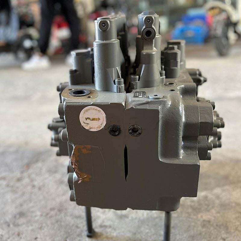 C0170 4628664 Main Control Valve Assembly for Hitachi ZX250-3 Excavator Picture 3 C0170 4628664 Main Control Valve Assembly for Hitachi ZX250-3 Excavator - Image 3