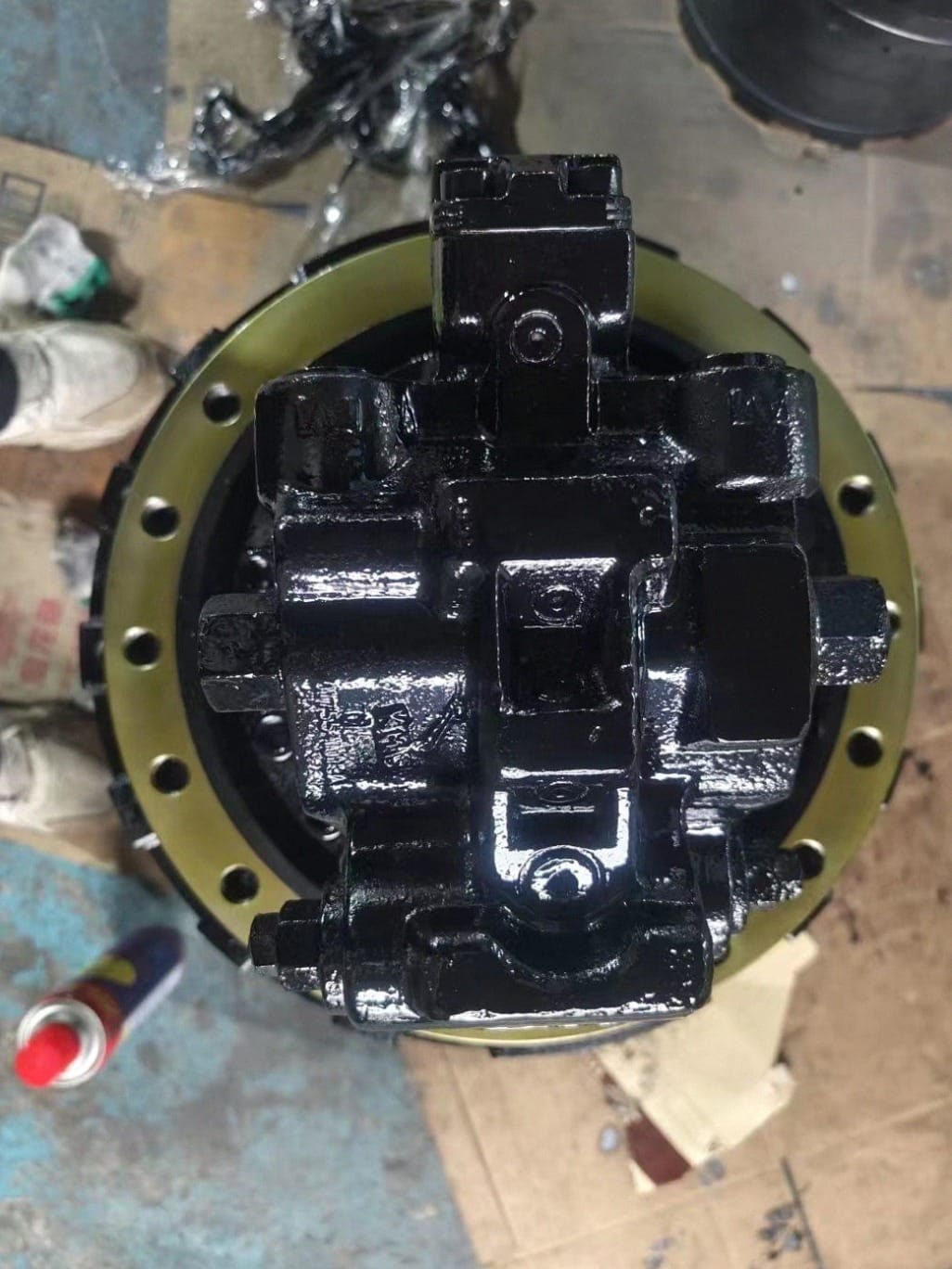 HMGF40FA 9233692 Travel Motor Assembly for Hitachi ZX200-5G Excavator Picture 2 HMGF40FA 9233692 Travel Motor Assembly for Hitachi ZX200-5G Excavator - Image 2