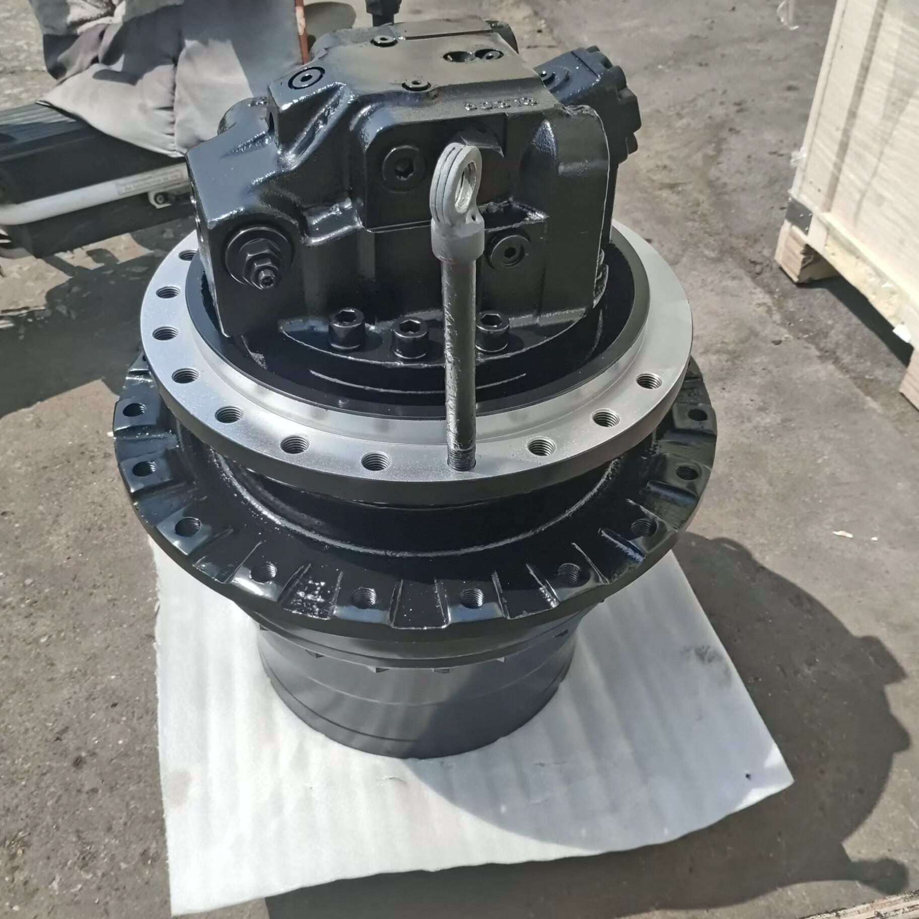 Tatan HMGF57 9119877 9144447 Travel Motor Assembly for Hitachi EX300 Excavator Picture 5 Tatan HMGF57 9119877 9144447 Travel Motor Assembly for Hitachi EX300 Excavator - Image 5