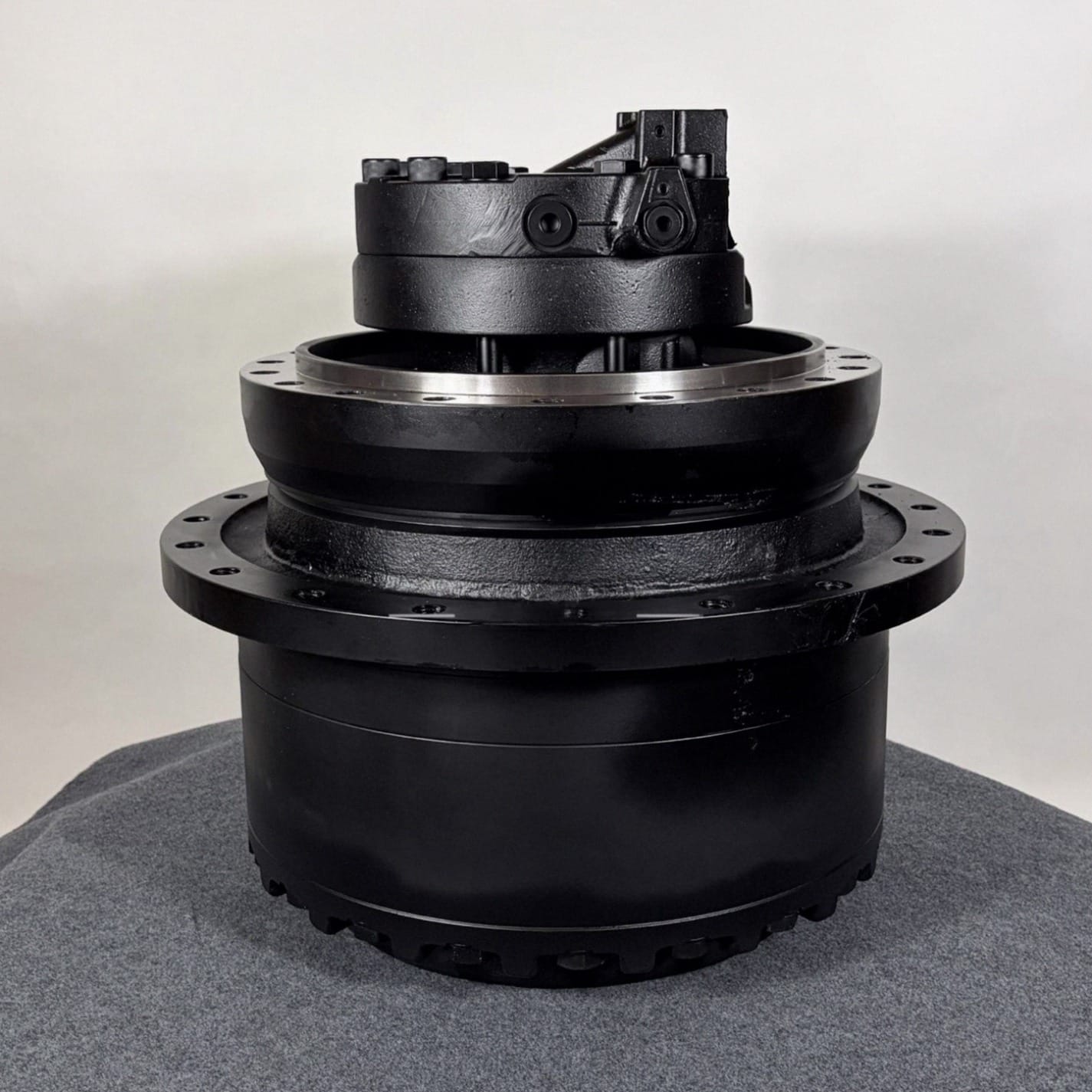 HMGF68BA 9263595 4699092 Travel Motor Assembly for Hitachi ZX470 Excavator Picture 2 HMGF68BA 9263595 4699092 Travel Motor Assembly for Hitachi ZX470 Excavator - Image 2