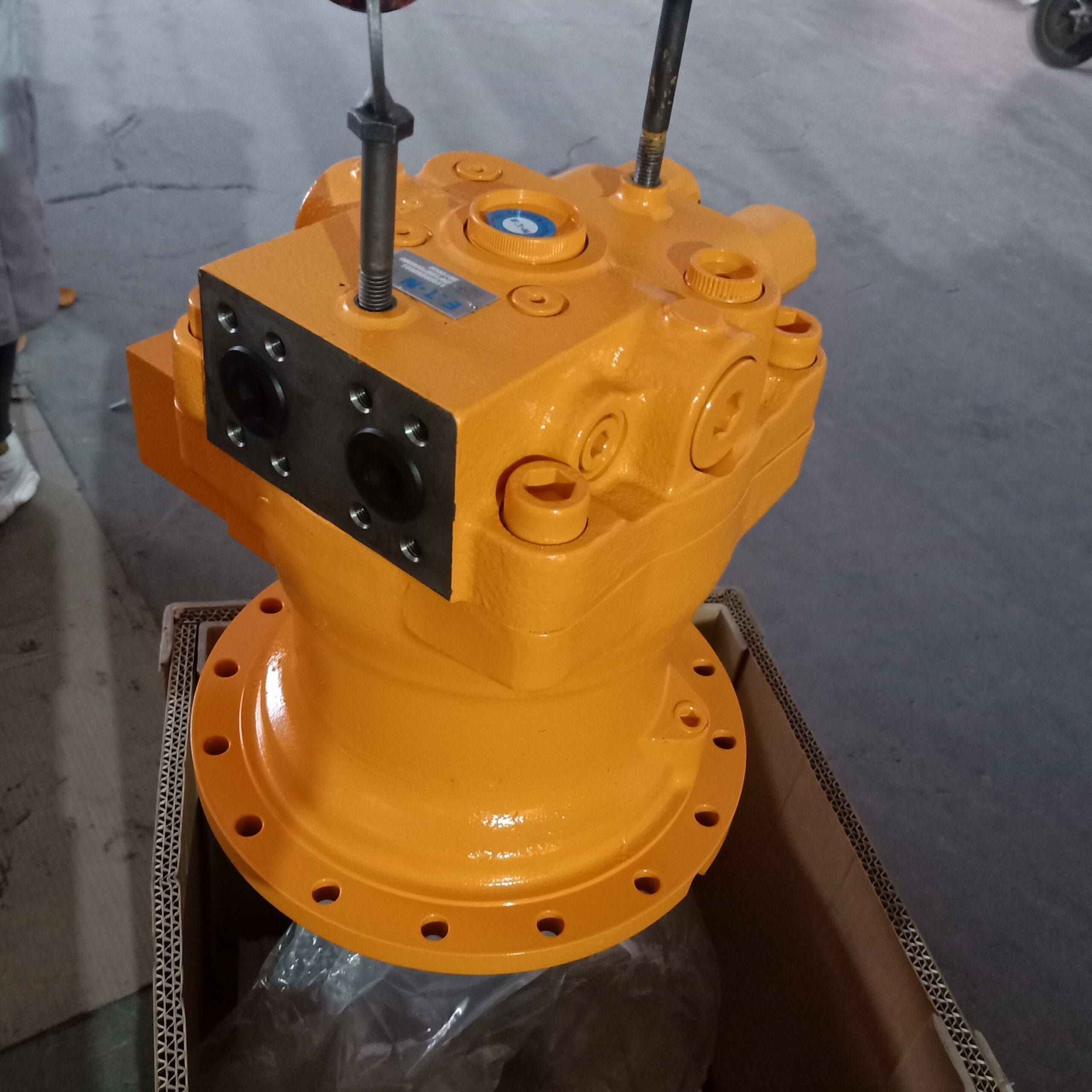 KMX 708-2L-00050 Swing Motor Assembly for Komatsu PC160-7 Excavator Picture 3 Tatan KMX 708-2L-00050 swing motor assembly for Komatsu PC160-7 excavator-2