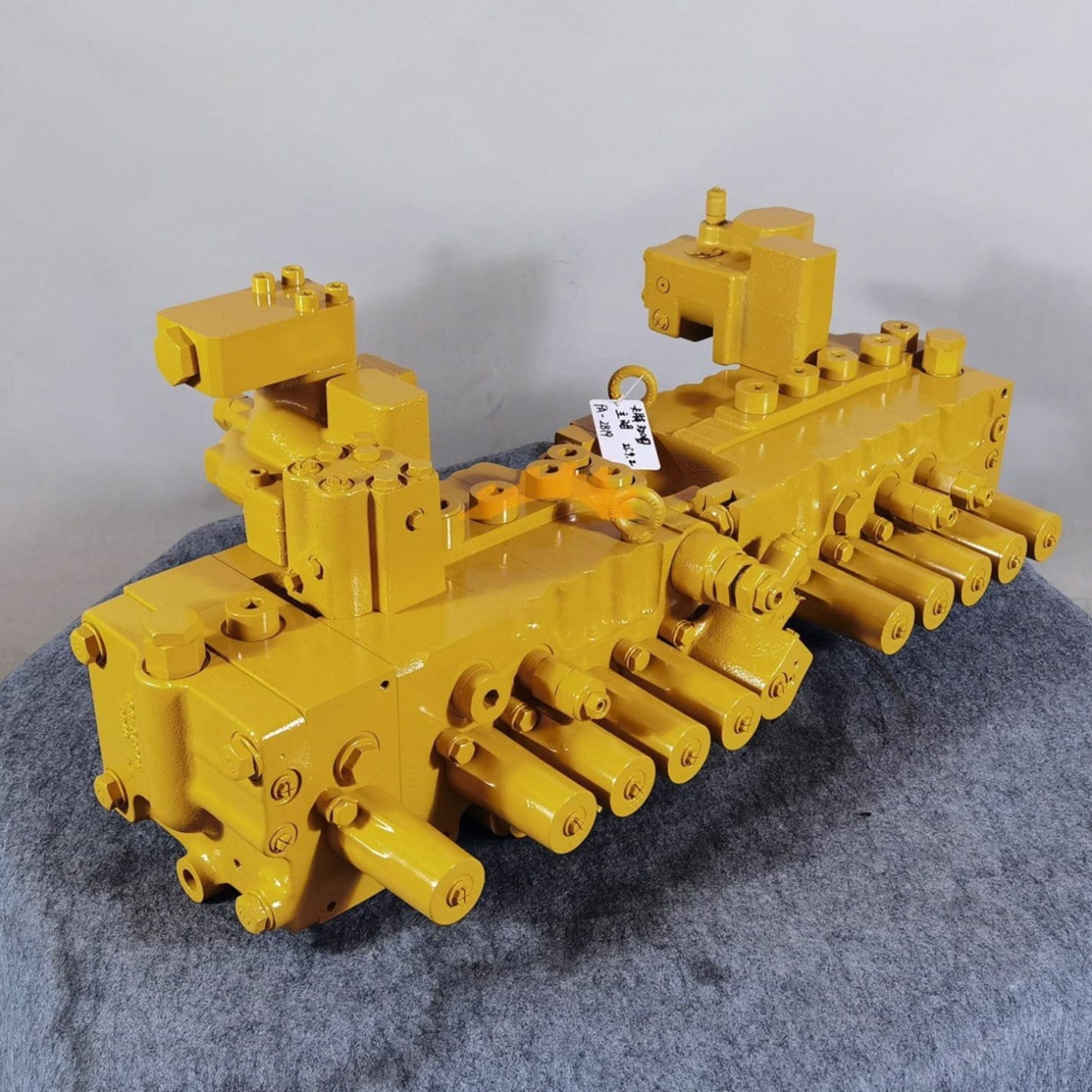 KMX15N 450-4844 369-6613 Main Control Valve Assembly for Caterpillar 320D2 Excavator Picture 1 KMX15N 450-4844 369-6613 Main Control Valve Assembly for Caterpillar 320D2 Excavator