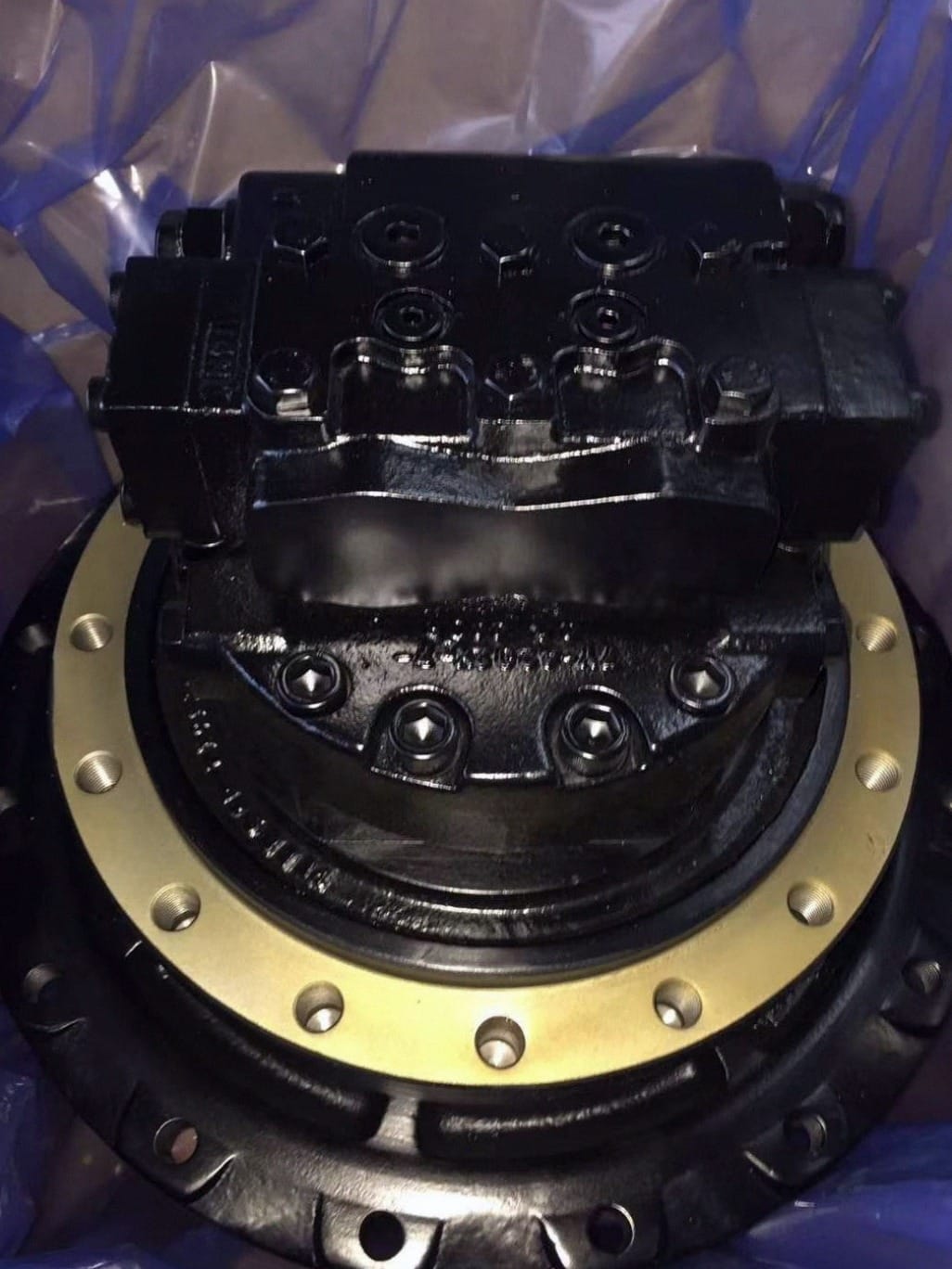 Tatan HMGF68 4352971 4264581 Travel Motor Assembly for Hitachi EX400-5 Excavator Picture 3 Tatan HMGF68 4352971 4264581 Travel Motor Assembly for Hitachi EX400-5 Excavator - Image 3