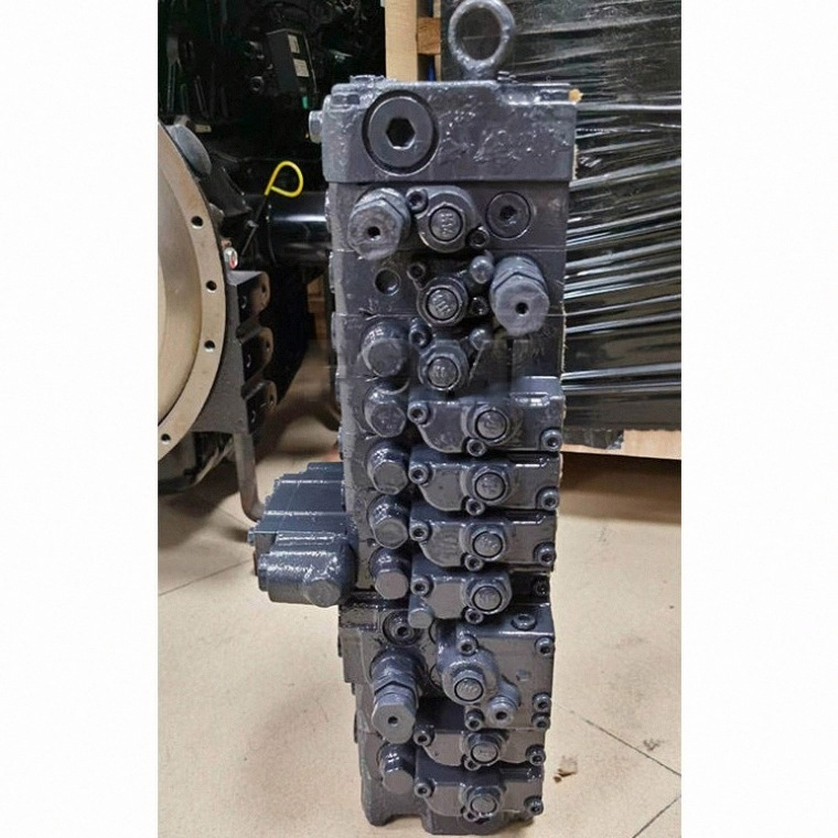 Komatsu PC35MR-2 Main Control Valve Assembly (OEM 709-70-51200) Picture 3 Tatan KSV100 708-8L-00130 main control valve assembly for Komatsu PC35MR-2 excavator-2