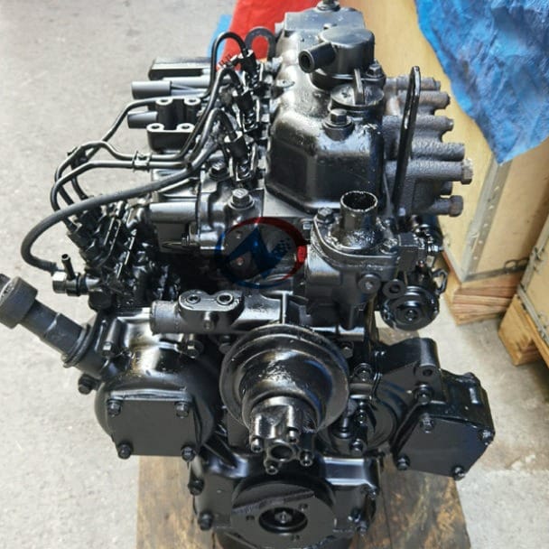 Komatsu PC20-7 Excavator Complete Engine Assembly (3D84N-2H, OEM YM129158-77010) Picture 4 Tatan Machinery Compact Excavator Engine Storage and Inspection Warehouse