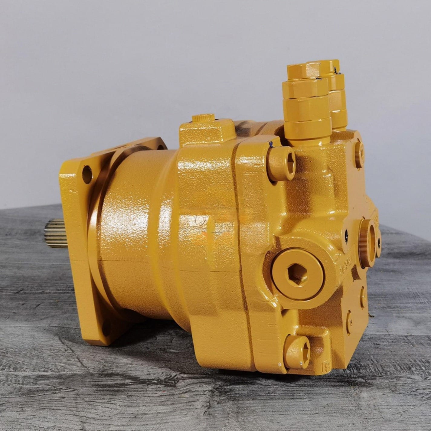 M5X180 259-0818 295-9678 Swing Motor Assembly for Caterpillar 324D Excavator Picture 4 M5X180 259-0818 295-9678 Swing Motor Assembly for Caterpillar 324D Excavator - Image 4