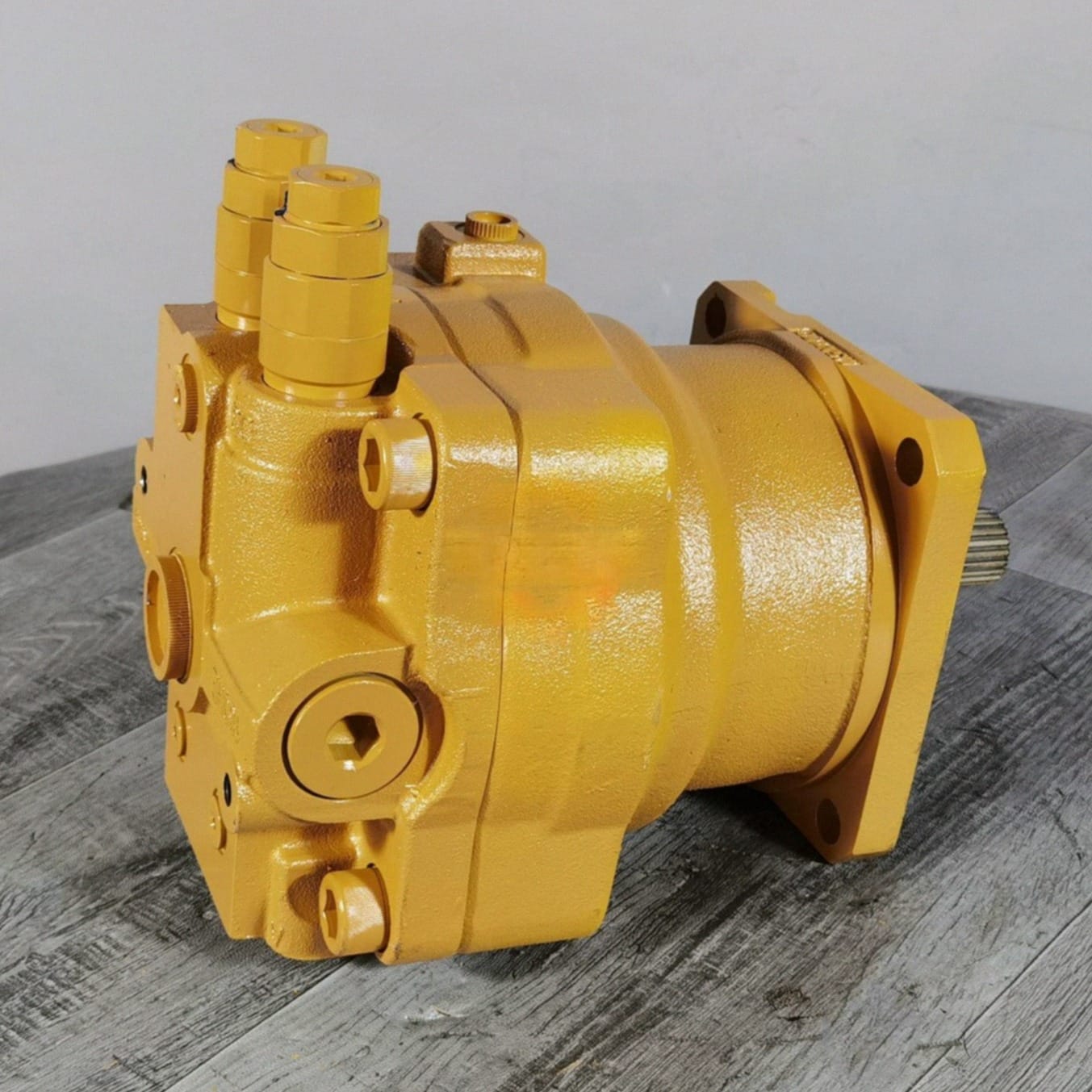 M5X180 259-0818 272-6958 Swing Motor Assembly for Caterpillar 325D Excavator Picture 4 M5X180 259-0818 272-6958 Swing Motor Assembly for Caterpillar 325D Excavator - Image 4
