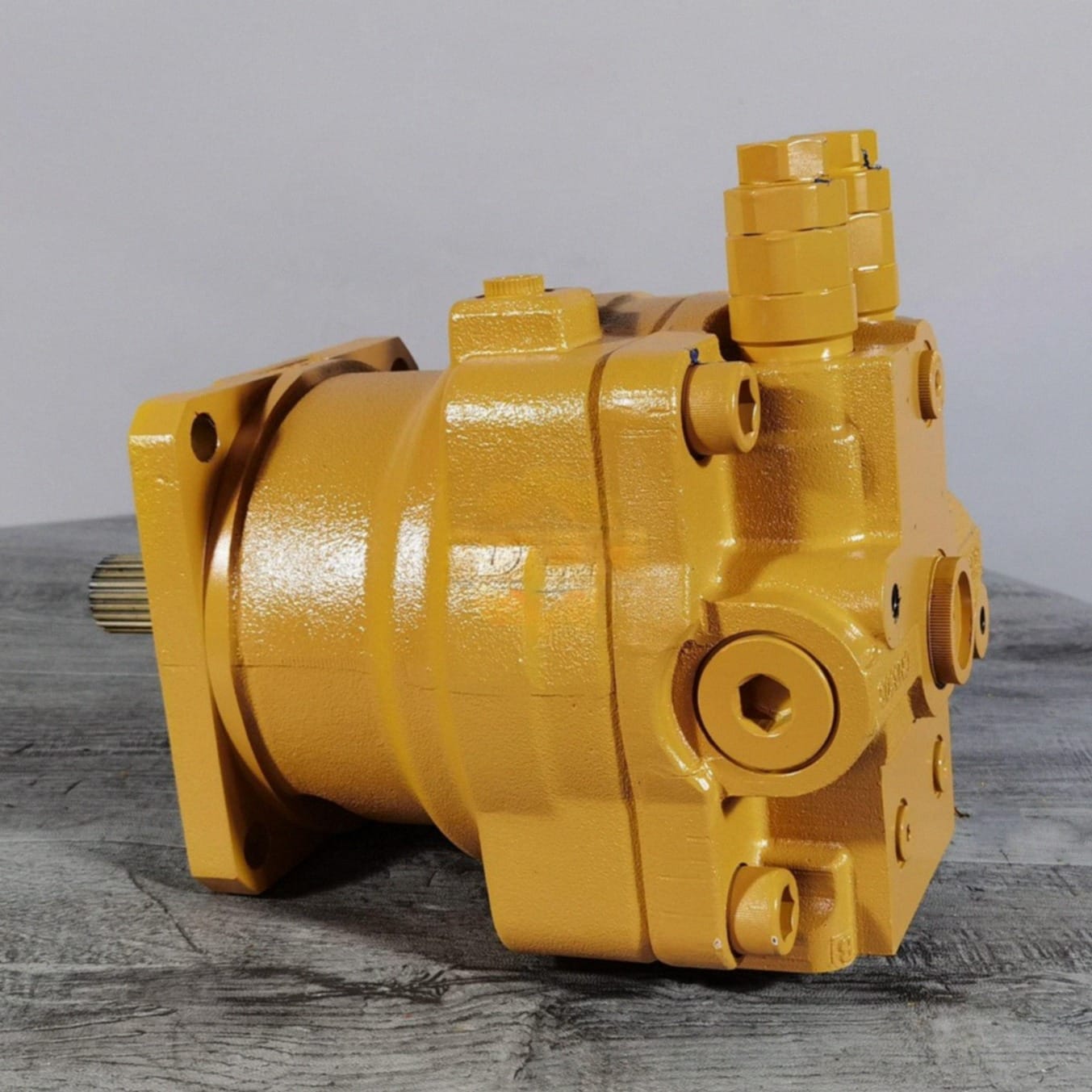 M5X180 259-0818 272-6958 Swing Motor Assembly for Caterpillar 325D Excavator Picture 6 M5X180 259-0818 272-6958 Swing Motor Assembly for Caterpillar 325D Excavator - Image 6