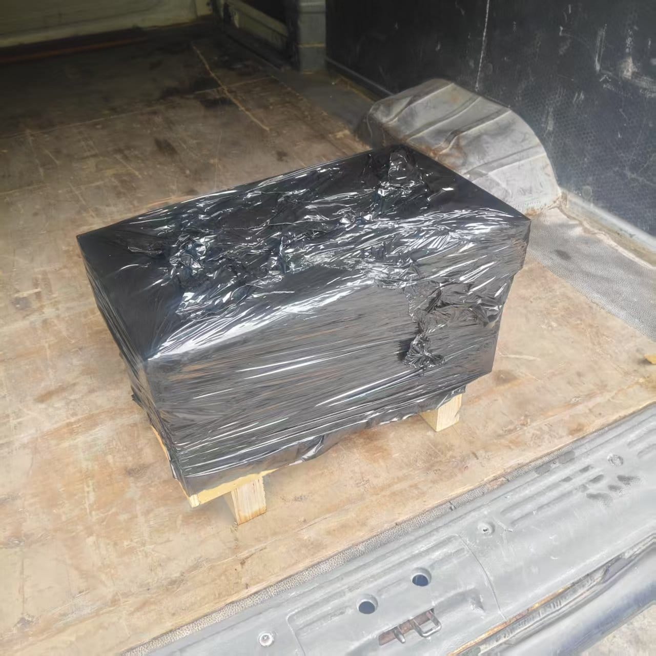 Caterpillar 330B Main Hydraulic Pump Assembly - SBS120 (OEM 123-2229) Picture 14 Export Wooden Crate Packaging for CAT 330B Hydraulic Main Pump