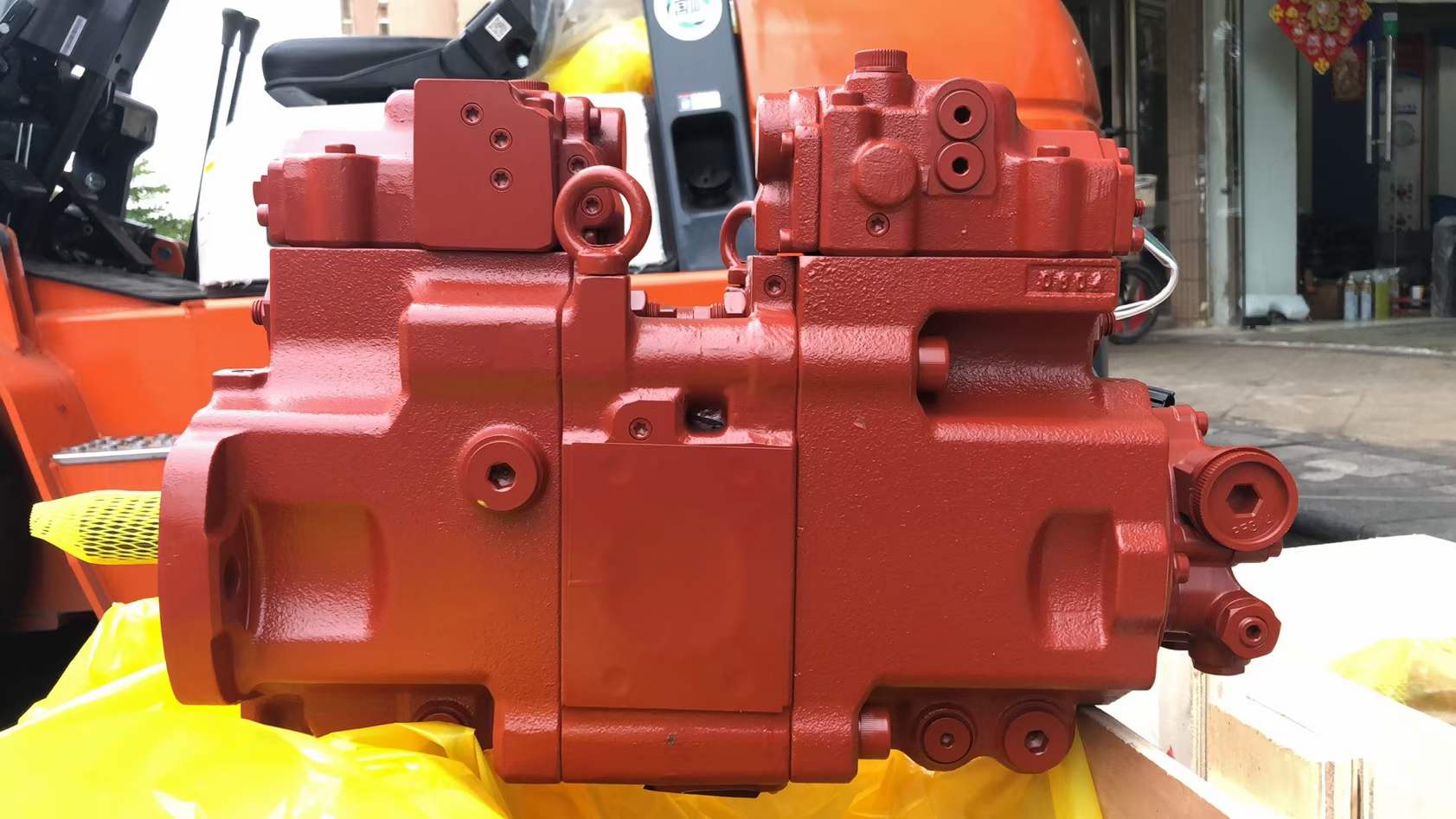 2401-9285 K3V63DT Hydraulic Pump Assembly for Doosan DX140W Wheel Excavator Picture 4 Tatan 2401-9285 hydraulic pump assembly for Doosan DX140W wheel excavator (3)
