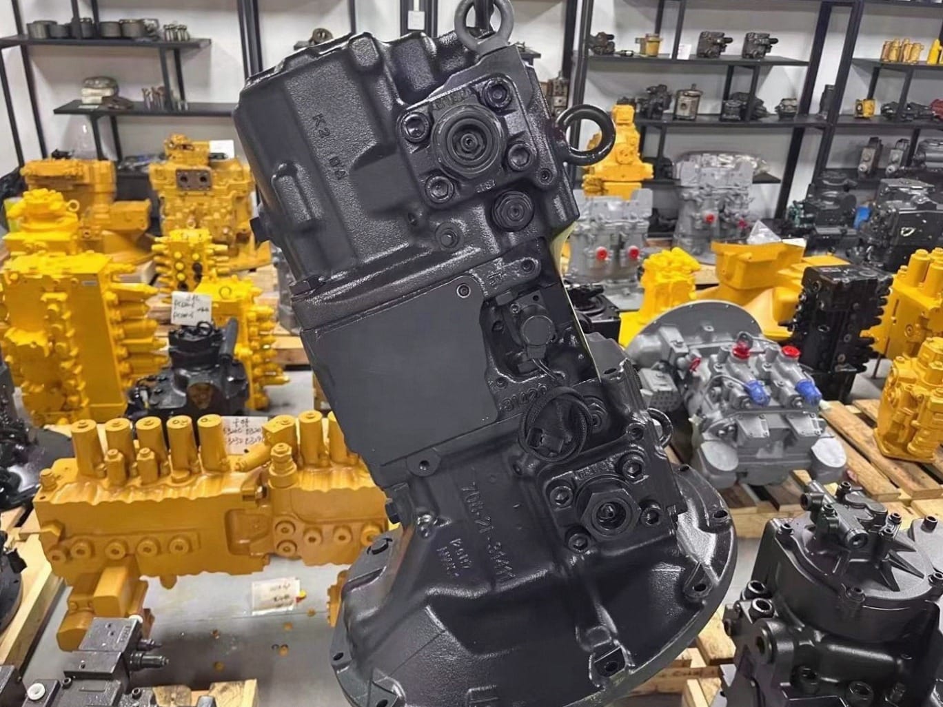 Tatan 708-1W-00883 Hydraulic Pump Assembly for Komatsu WA380-6 Wheel Loader Picture 3 Tatan 708-1W-00883 Hydraulic Pump Assembly for Komatsu WA380-6 Wheel Loader - Image 3
