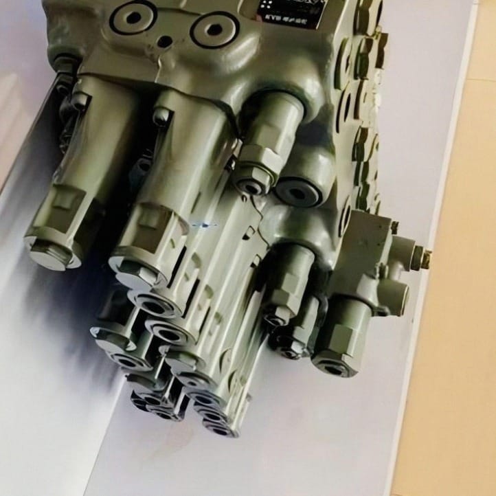 C0170-31214 4469026 Control Valve Assembly for Hitachi ZX70 Excavator Picture 2 C0170-31214 4469026 Control Valve Assembly for Hitachi ZX70 Excavator - Image 2