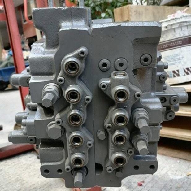 C0170 YA00000703 Control Valve Assembly for Hitachi ZX200-5G Excavator