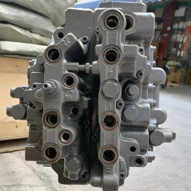 C0170 YA00000703 Control Valve Assembly for Hitachi ZX200-5G Excavator Picture 5 C0170 YA00000703 Control Valve Assembly for Hitachi ZX200-5G Excavator - Image 5
