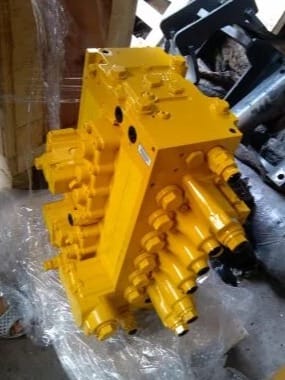 CLSS 723-40-51102 Main Control Valve Assembly for Komatsu PC400-7 Excavator Picture 2 CLSS 723-40-51102 Main Control Valve Assembly for Komatsu PC400-7 Excavator - Image 2