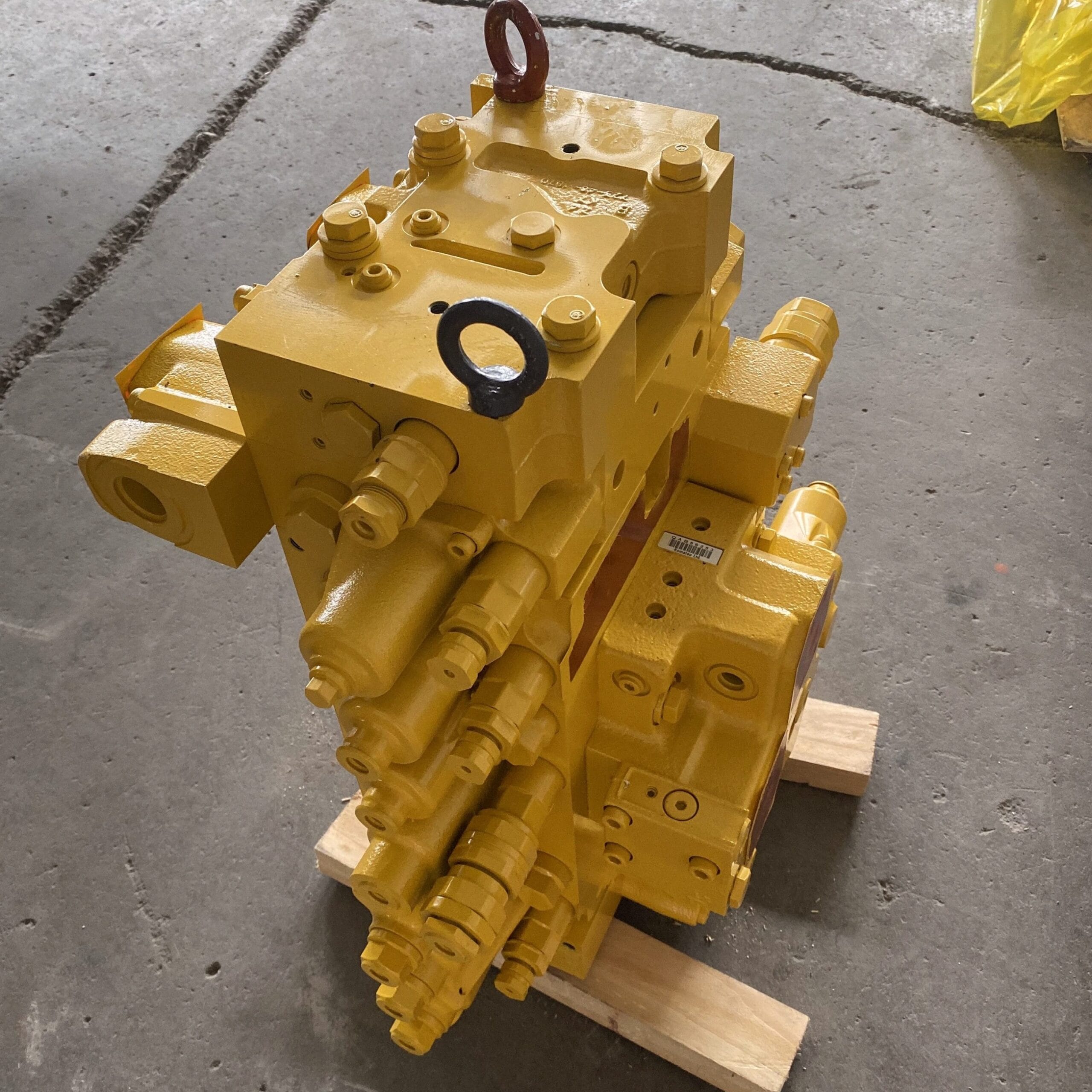 Tatan CLSS 723-40-71102 Main Control Valve Assembly for Komatsu PC450-8 Excavator Picture 5 Tatan CLSS 723-40-71102 Main Control Valve Assembly for Komatsu PC450-8 Excavator - Image 5