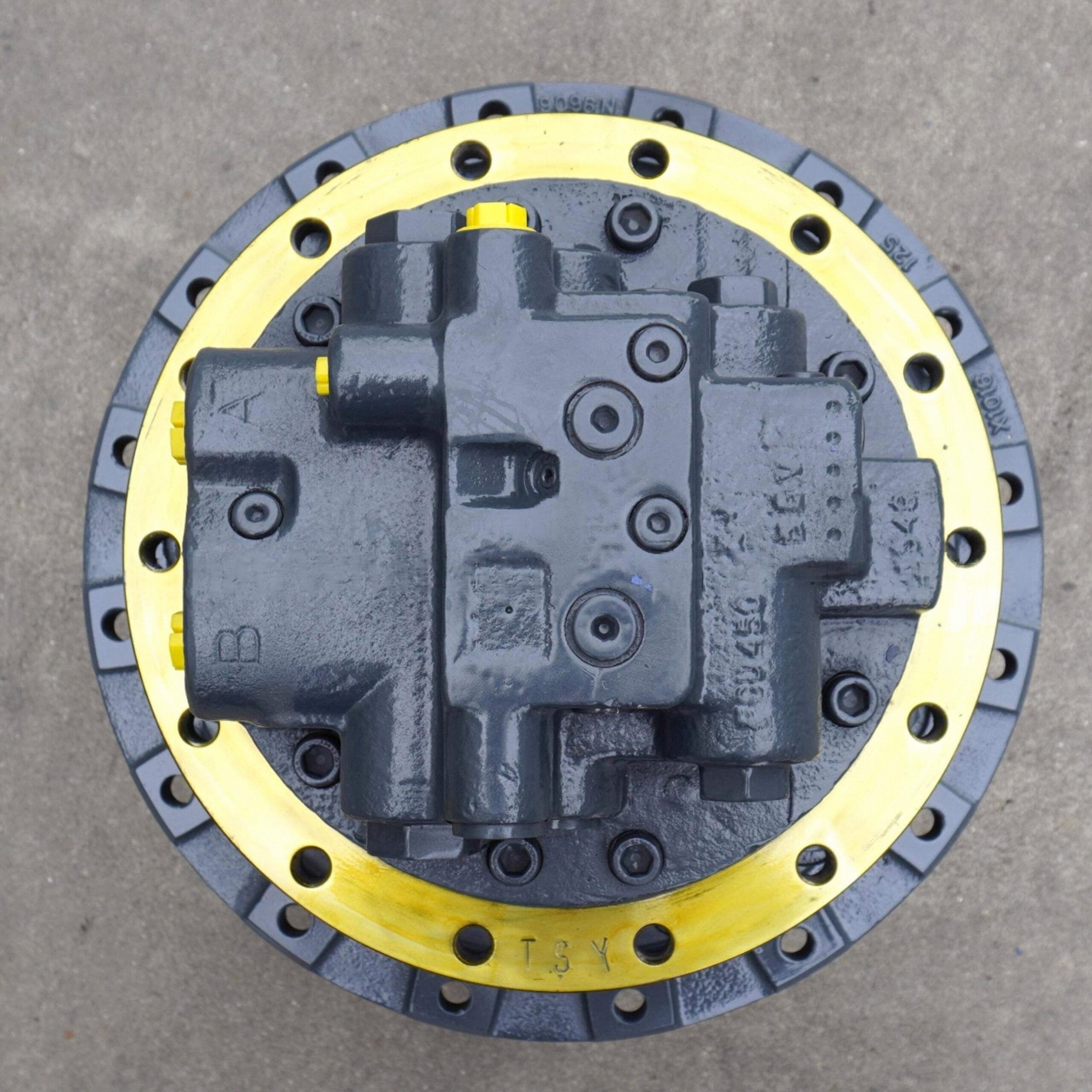 HMGC32 9123357 4301547 Travel Motor Final Drive Assembly for Hitachi EX120-2 Excavator Picture 4 HMGC32 9123357 4301547 Travel Motor Final Drive Assembly for Hitachi EX120-2 Excavator - Image 4