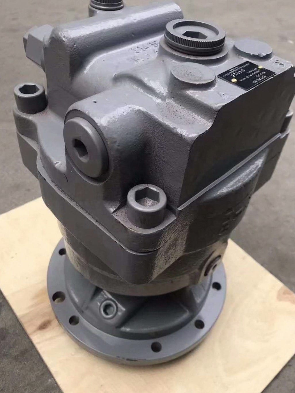 HMS072 9255175 Swing Motor Assembly for Hitachi ZX130-5G Excavator Picture 2 HMS072 9255175 Swing Motor Assembly for Hitachi ZX130-5G Excavator - Image 2