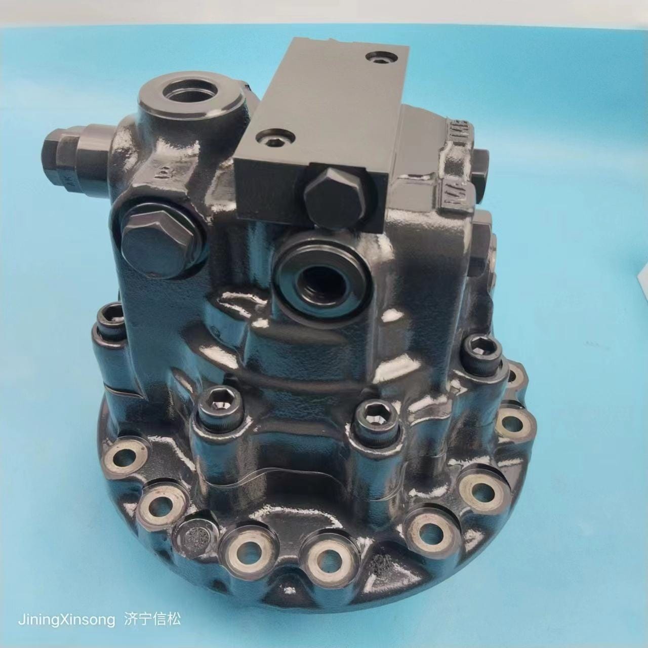 KMF40 708-2L-00050 Swing Motor Assembly for Komatsu PC70-8 Excavator Picture 4 Tatan KMF40 708-2L-00050 swing motor assembly for Komatsu PC70-8 excavator (4)