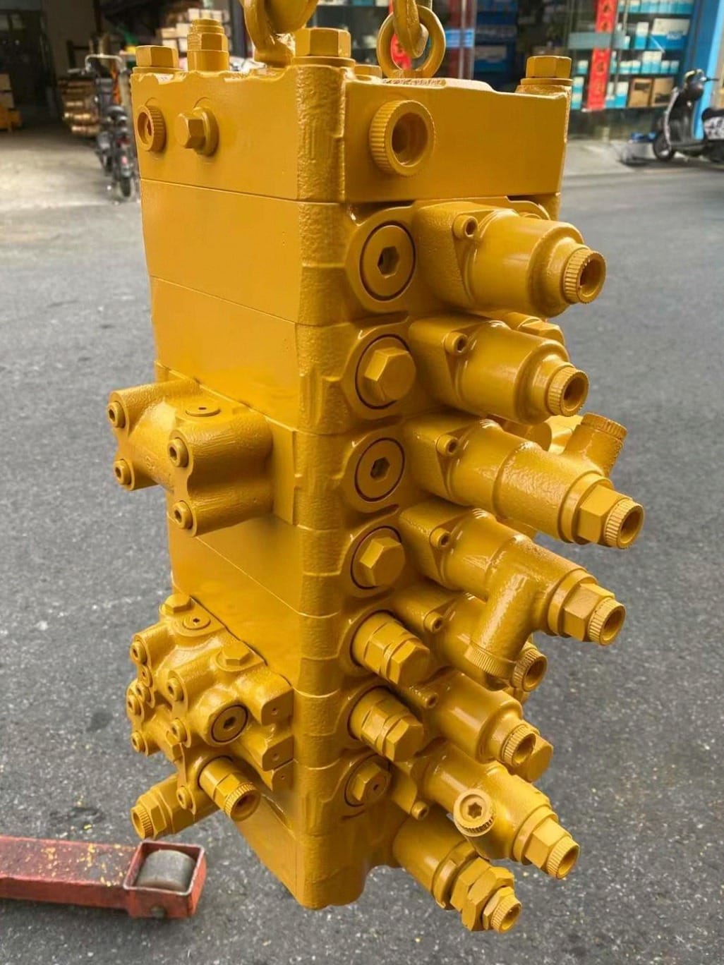 KMX15 4281788 Main Control Valve Assembly for Hitachi EX120-2 Excavator Picture 4 KMX15 4281788 Main Control Valve Assembly for Hitachi EX120-2 Excavator - Image 4