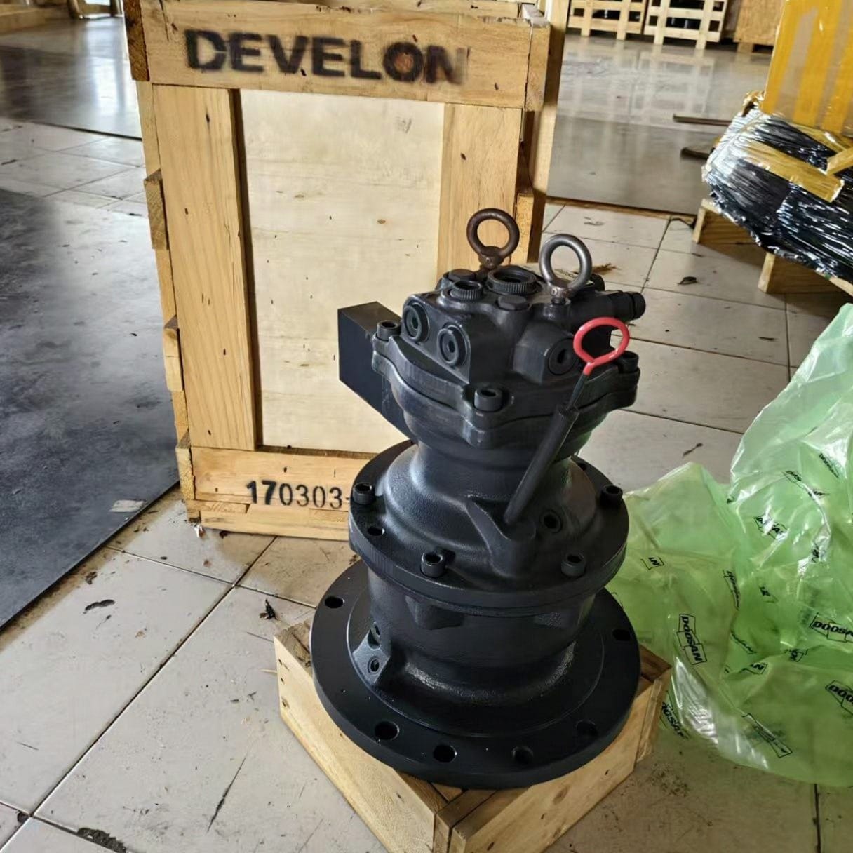 M2X63 Swing Motor Assembly 2401-9257A for Doosan DX75 Excavator Loader Picture 2 Tatan M2X63 swing motor assembly 2401-9257a for Doosan excavator loader (1)