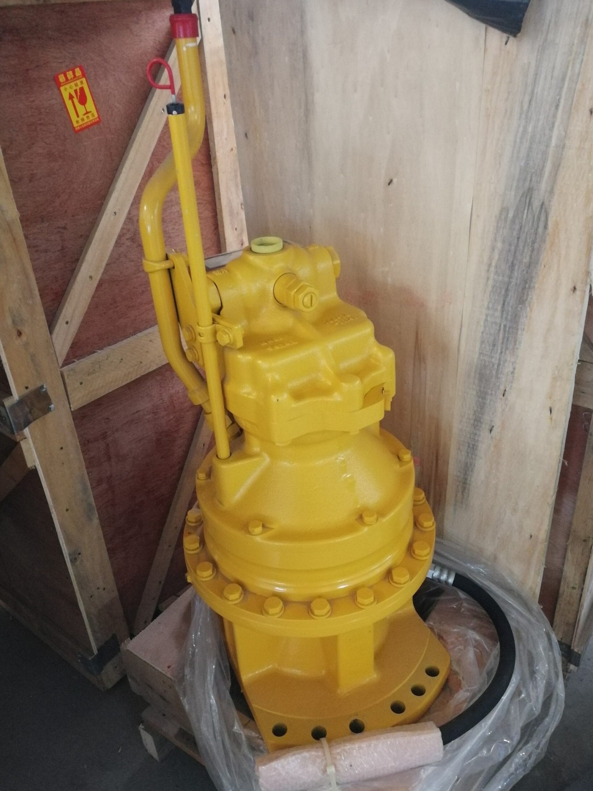 M5X130 706-7G-01180 Swing Motor Assembly for Komatsu PC200-8M0 Excavator Picture 4 Tatan M5X130 706-7G-01180 swing motor assembly for Komatsu PC200-8M0 excavator (4)