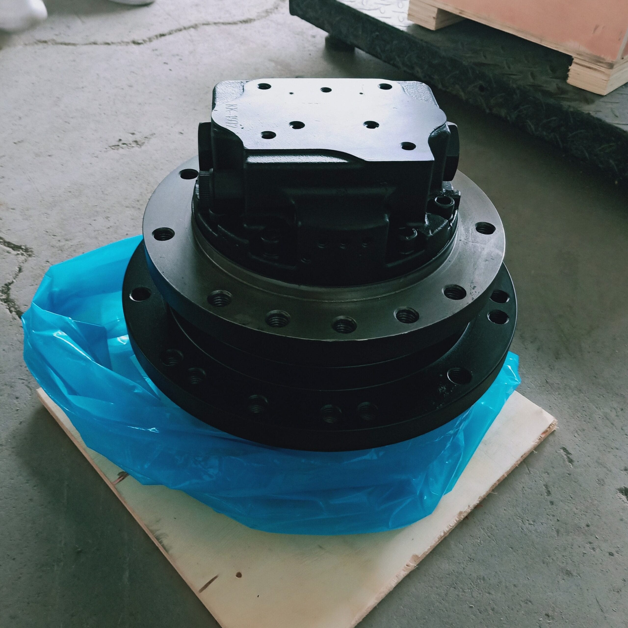 MAG-33VP 4678268 Travel Motor Assembly for Hitachi ZX60 Excavator Picture 2 MAG-33VP 4678268 Travel Motor Assembly for Hitachi ZX60 Excavator - Image 2