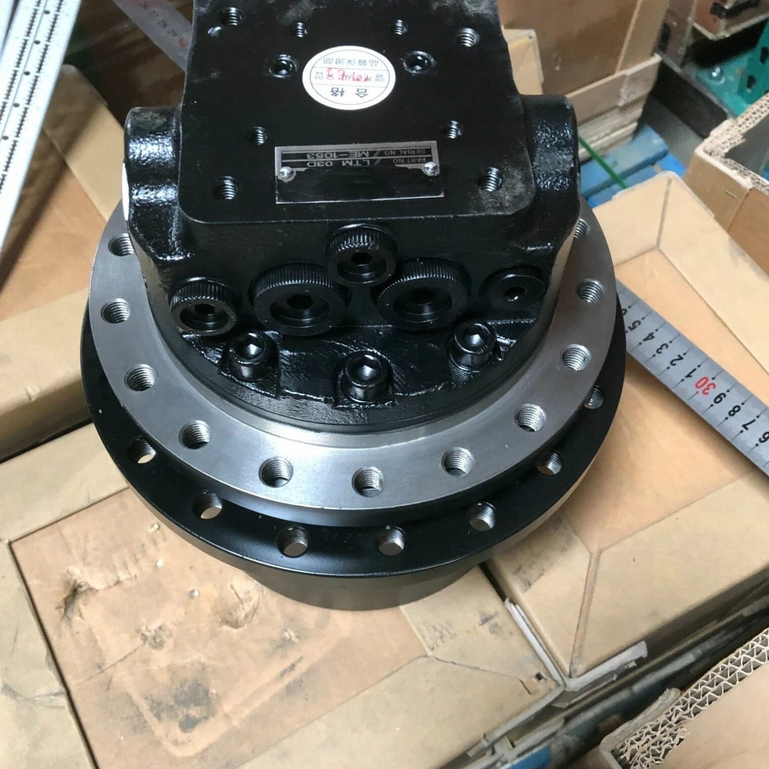 PHV-3B 4691489 Travel Motor Assembly for Hitachi ZX35U Excavator Picture 1 PHV-3B 4691489 Travel Motor Assembly for Hitachi ZX35U Excavator