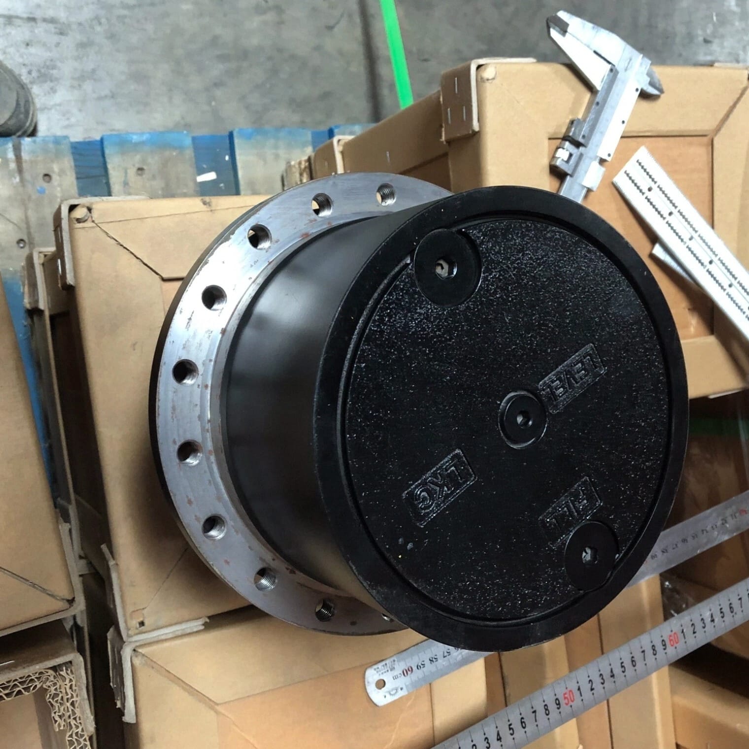 PHV-3B 4691489 Travel Motor Assembly for Hitachi ZX35U Excavator Picture 4 PHV-3B 4691489 Travel Motor Assembly for Hitachi ZX35U Excavator - Image 4