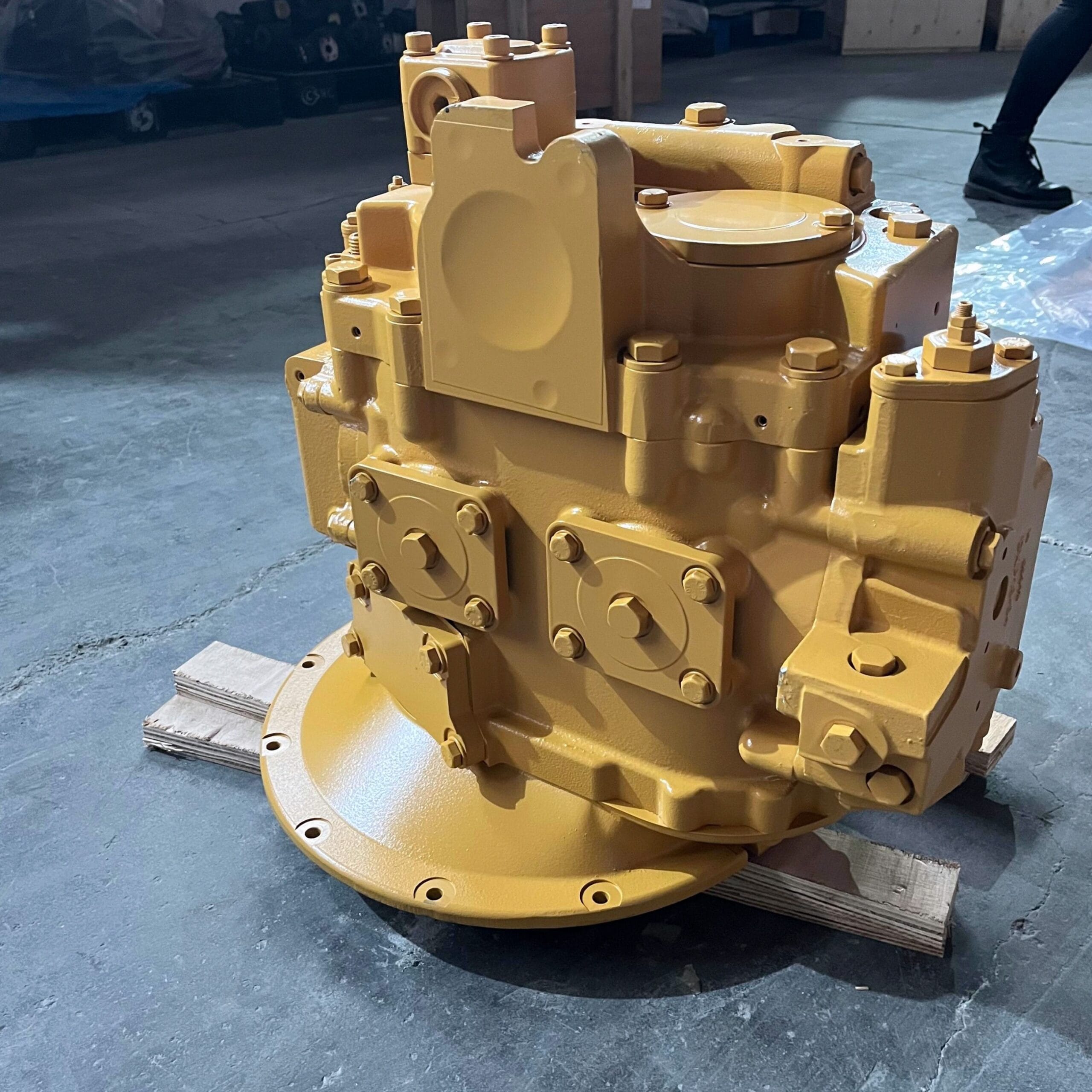 Caterpillar 320C Main Hydraulic Pump Assembly - SBS80 (OEM 172-5638) Picture 4 Caterpillar 320C Main Hydraulic Pump Assembly - SBS80 (OEM 172-5638) - Image 4