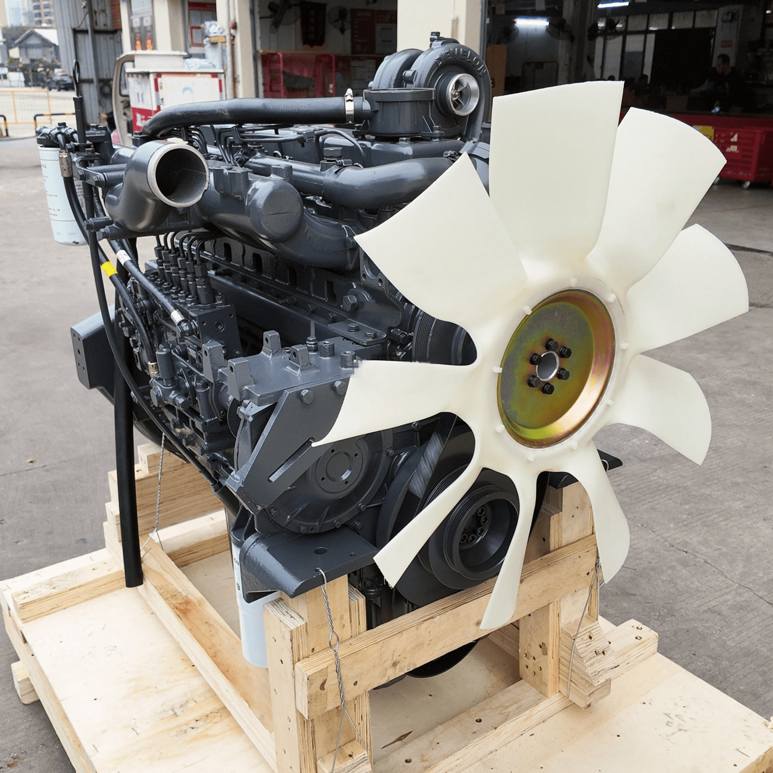 Tatan Doosan DH215-9 QSB6.7 Diesel Engine Assembly 4089758 for Doosan DH215-9 DX225 Excavator Picture 4 doosan-dh215-9-diesel-engine-assembly (3)