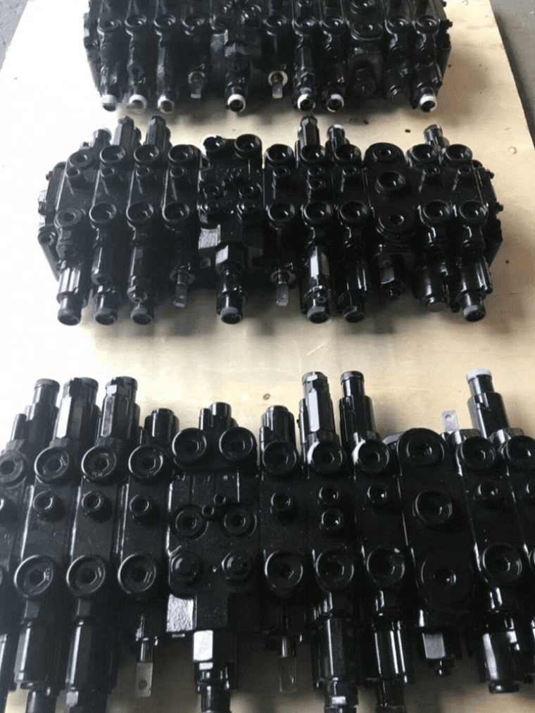 Doosan DH55 Main Control Valve Assembly - 100% Brand New (OEM 2436-1004 / 401-00058) Picture 4 Doosan DH55 Main Control Valve Assembly - 100% Brand New (OEM 2436-1004 / 401-00058) - Image 4