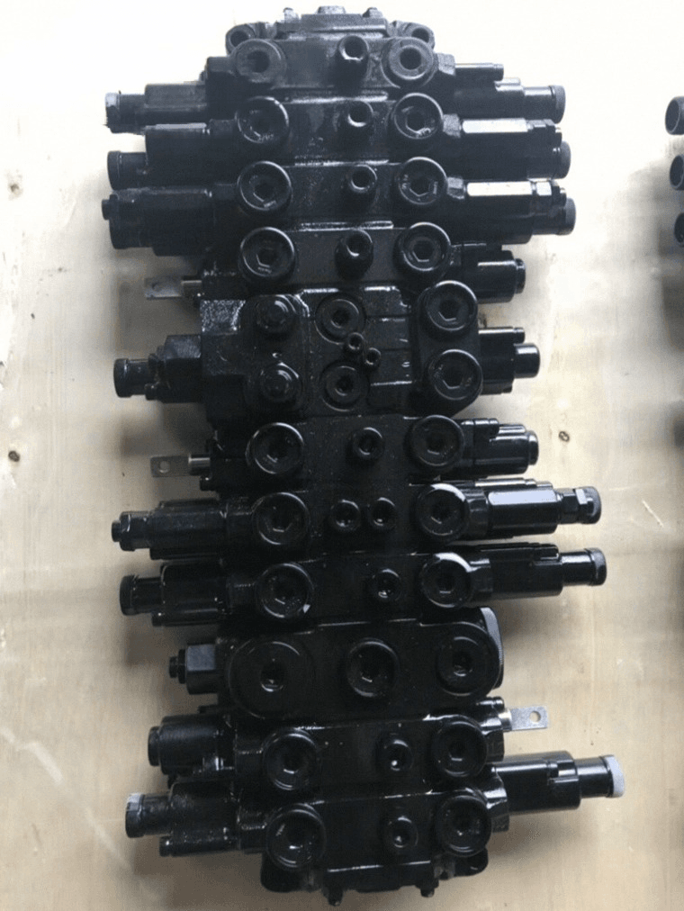 Tatan Doosan DH55 Excavator Main Control Valve Assembly 2302-9277B Hydraulic Distribution Valve