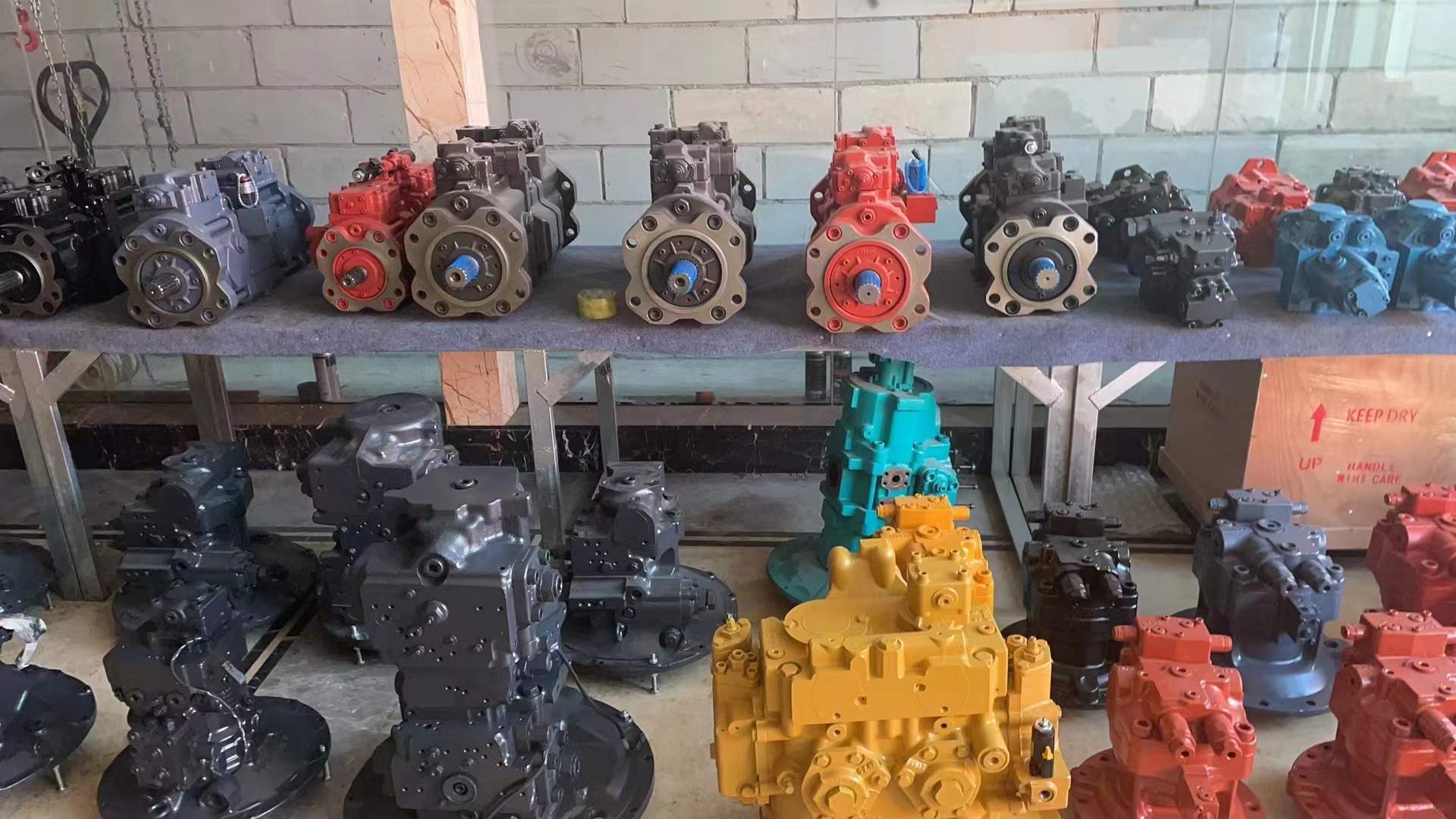 Komatsu PC30-7 Main Control Valve Assembly (OEM 709-37-12101) Picture 6 Tatan Machinery Excavator Main Control Valve Storage and Inspection Warehouse