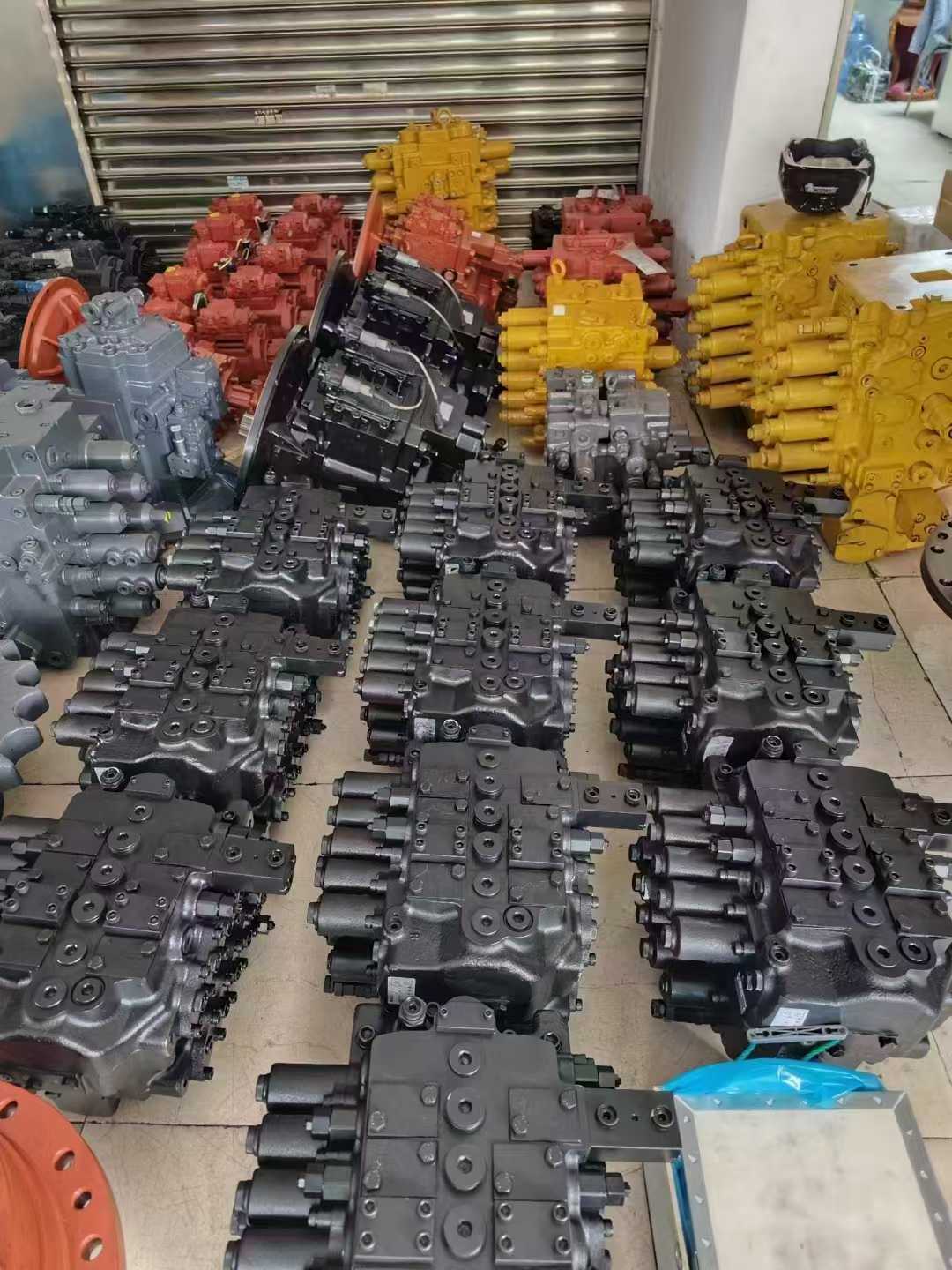 Doosan DH60-7 Main Hydraulic Pump Assembly - PSVD2-27E (OEM 401-00063 / 2401-9287) Picture 10 Tatan Machinery Physical Showroom Display for Doosan DH60-7 Hydraulic Pump