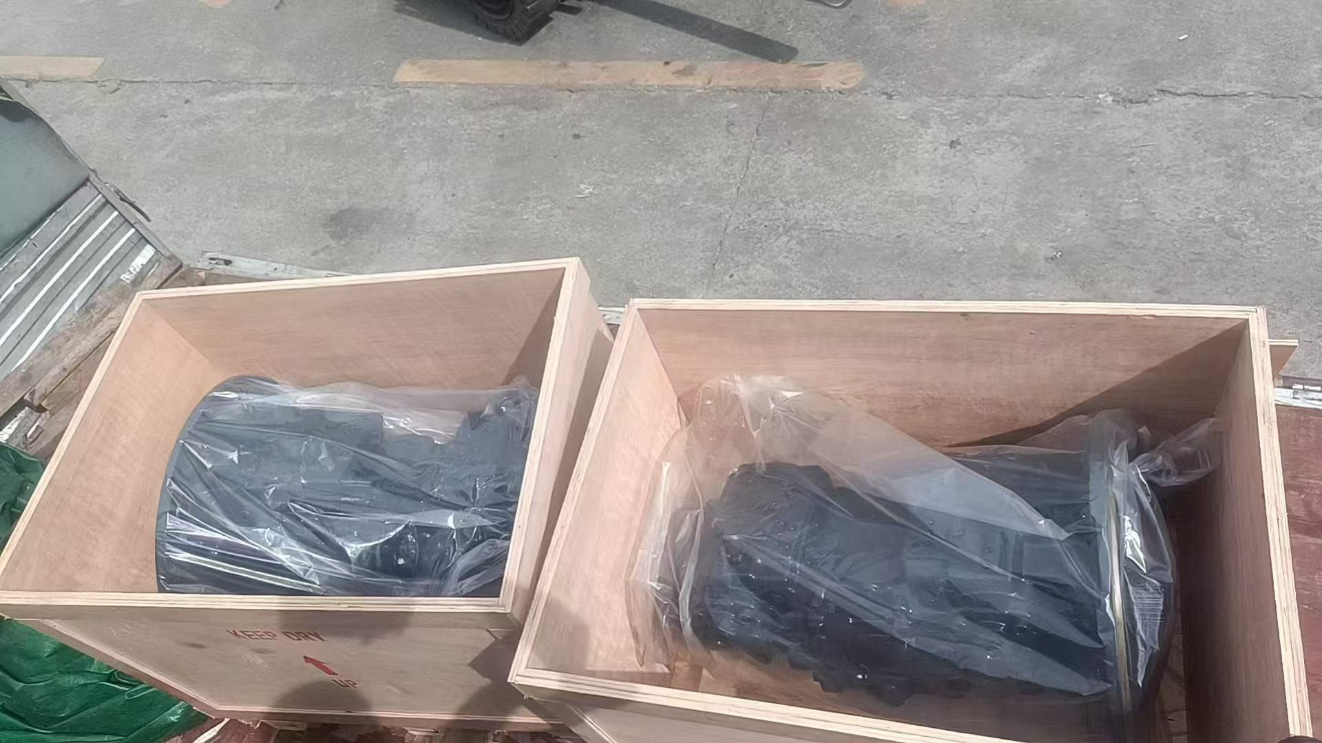 Caterpillar 330B Hydraulic Swing Motor Assembly - M5X180 (OEM 145-6380 / 121-1491) Picture 12 Export Wooden Crate Packaging for CAT 330B Swing Motor