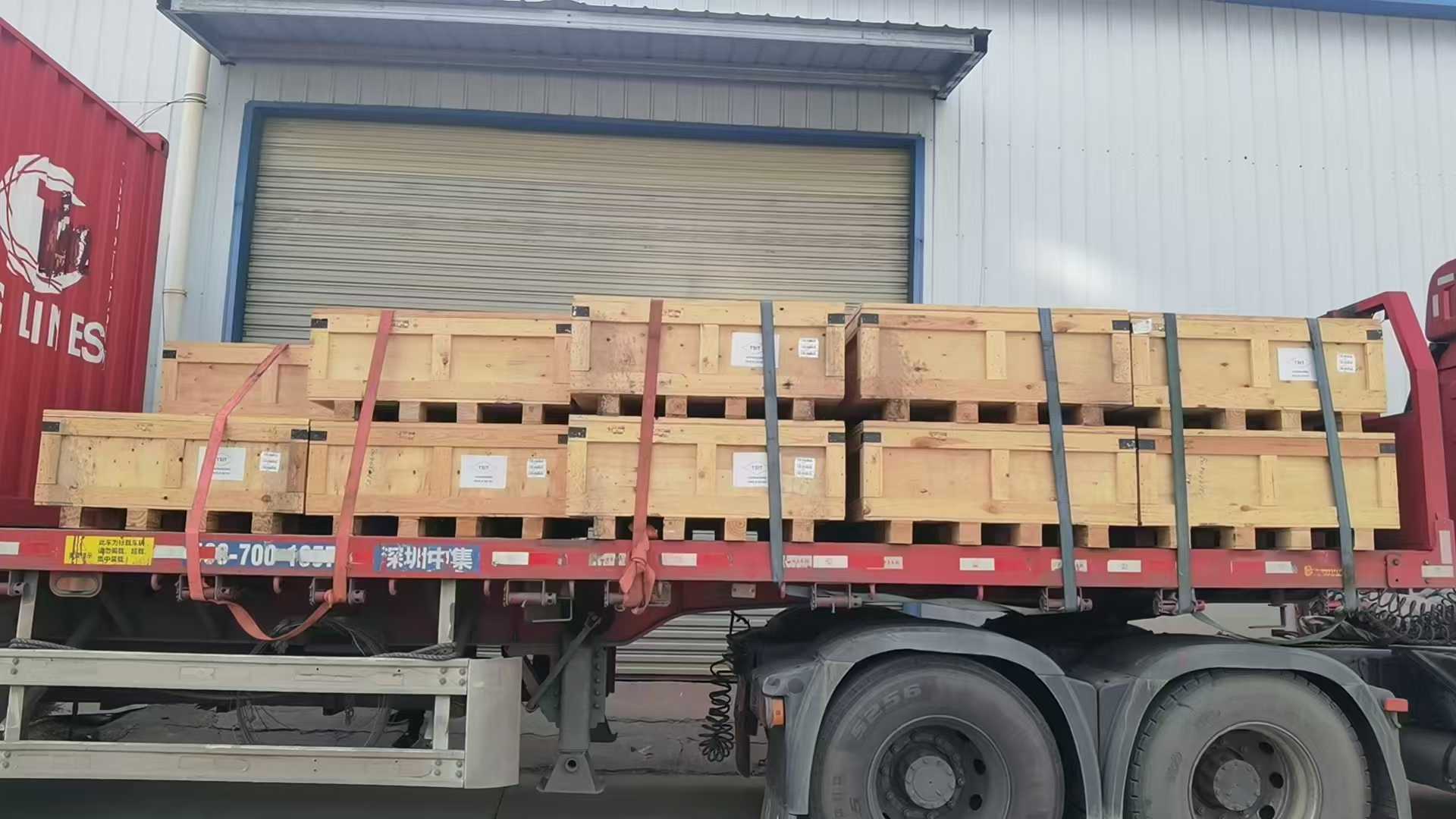Doosan DH60-7 Main Hydraulic Pump Assembly - PSVD2-27E (OEM 401-00063 / 2401-9287) Picture 12 Tatan Machinery Export Shipping and International Air Freight Loading