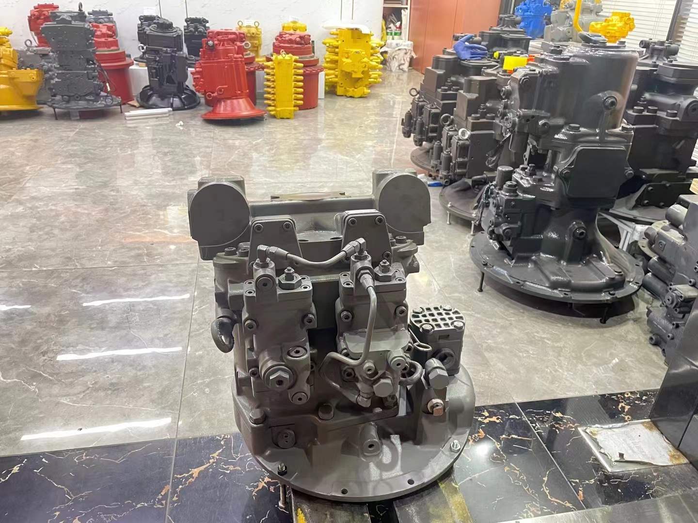 M2X120 114-1627 Swing Motor Assembly for Caterpillar 320B Excavator Picture 8 Tatan Machinery Caterpillar 320B M2X150 Swing Motor Warehouse Stock