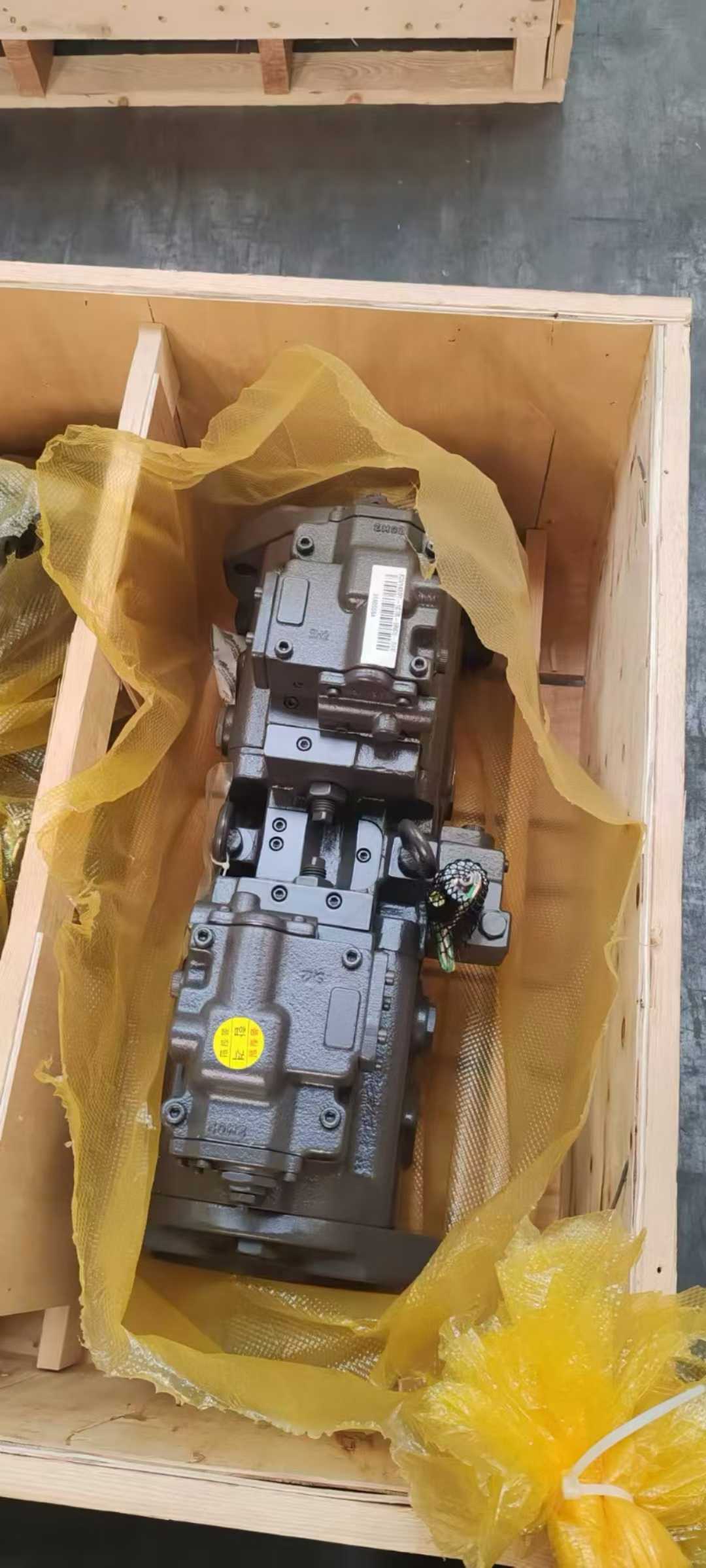 Doosan DH55 Main Control Valve Assembly - 100% Brand New (OEM 2436-1004 / 401-00058) Picture 8 Export Wooden Crate Packaging for Doosan DH55 Control Valve